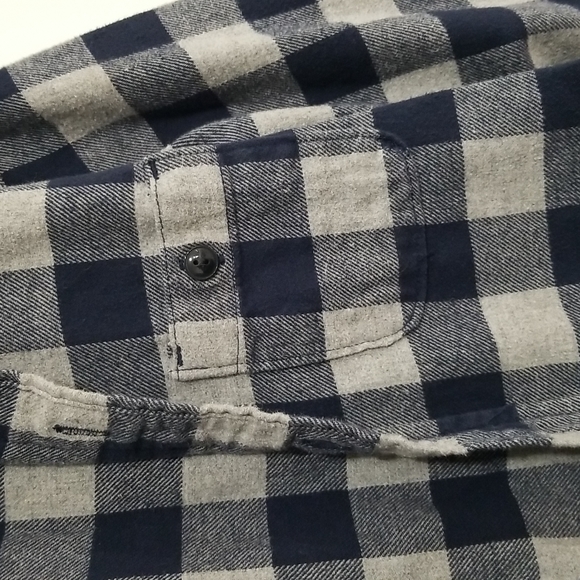 Kids Gap Cozy Plaid in Large - Picture 3 of 4